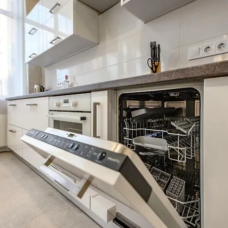 130 м з терасою в аркадії 1010 Fainorent Apartment