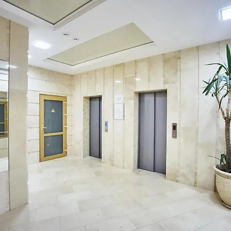 Apartment 130 м з терасою в аркадії 1010 Fainorent